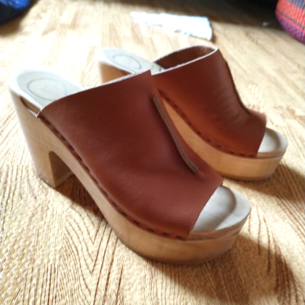 No. 6 clogs warm brown leather size 36